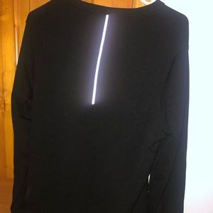 Black lululemon long sleeve shirt